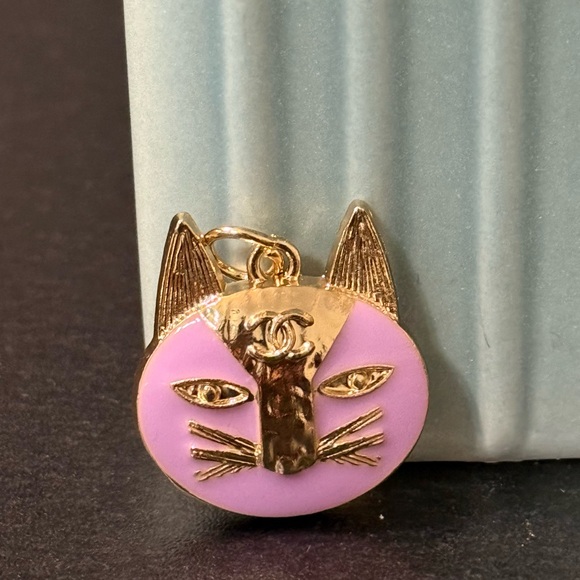 Chanel Gold and Lilac Cat Zipper Pull Charm - Picture 1 of 4